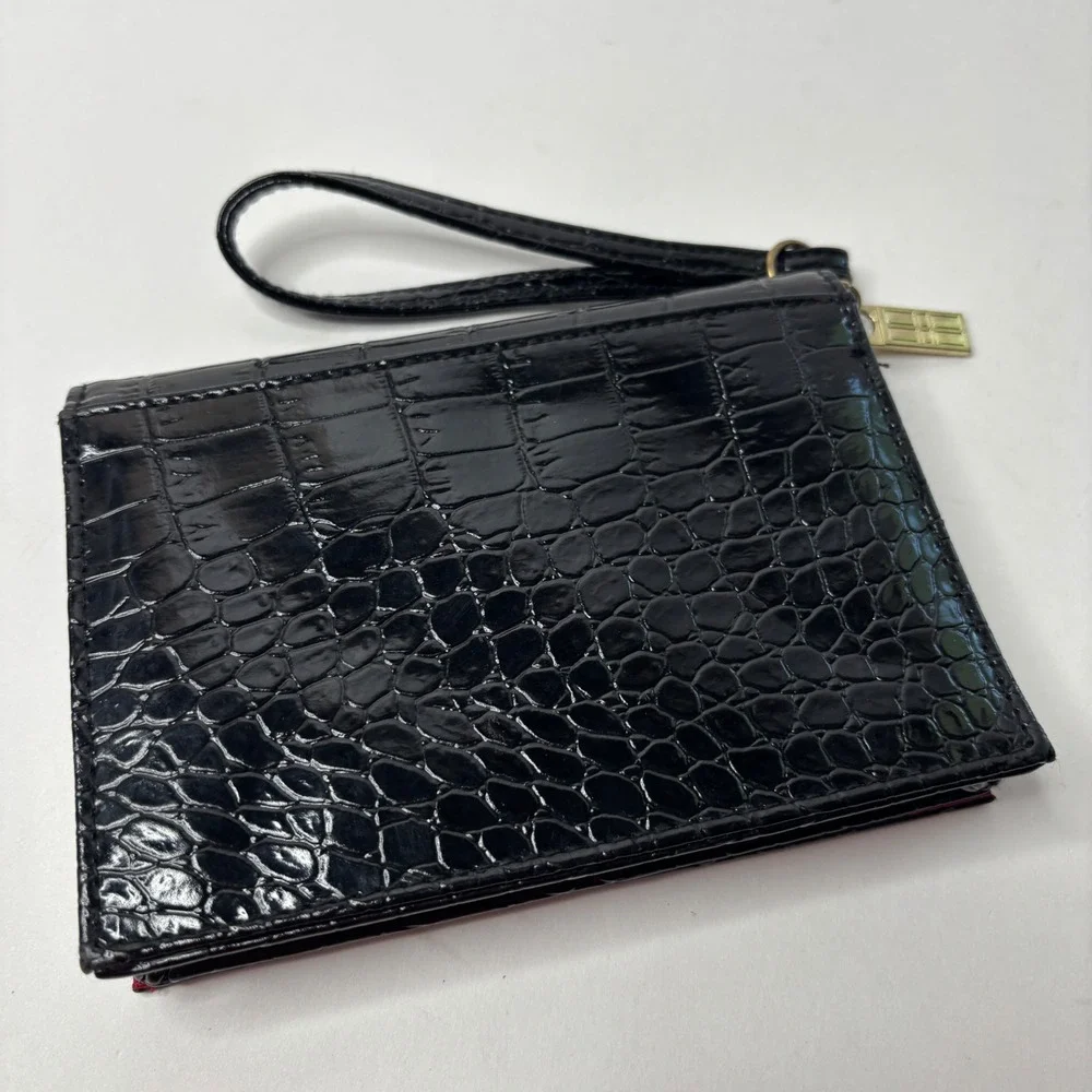 Elizabeth Arden Black Croc Embossed Wristlet Wallet Gold Tone Zipper Pull